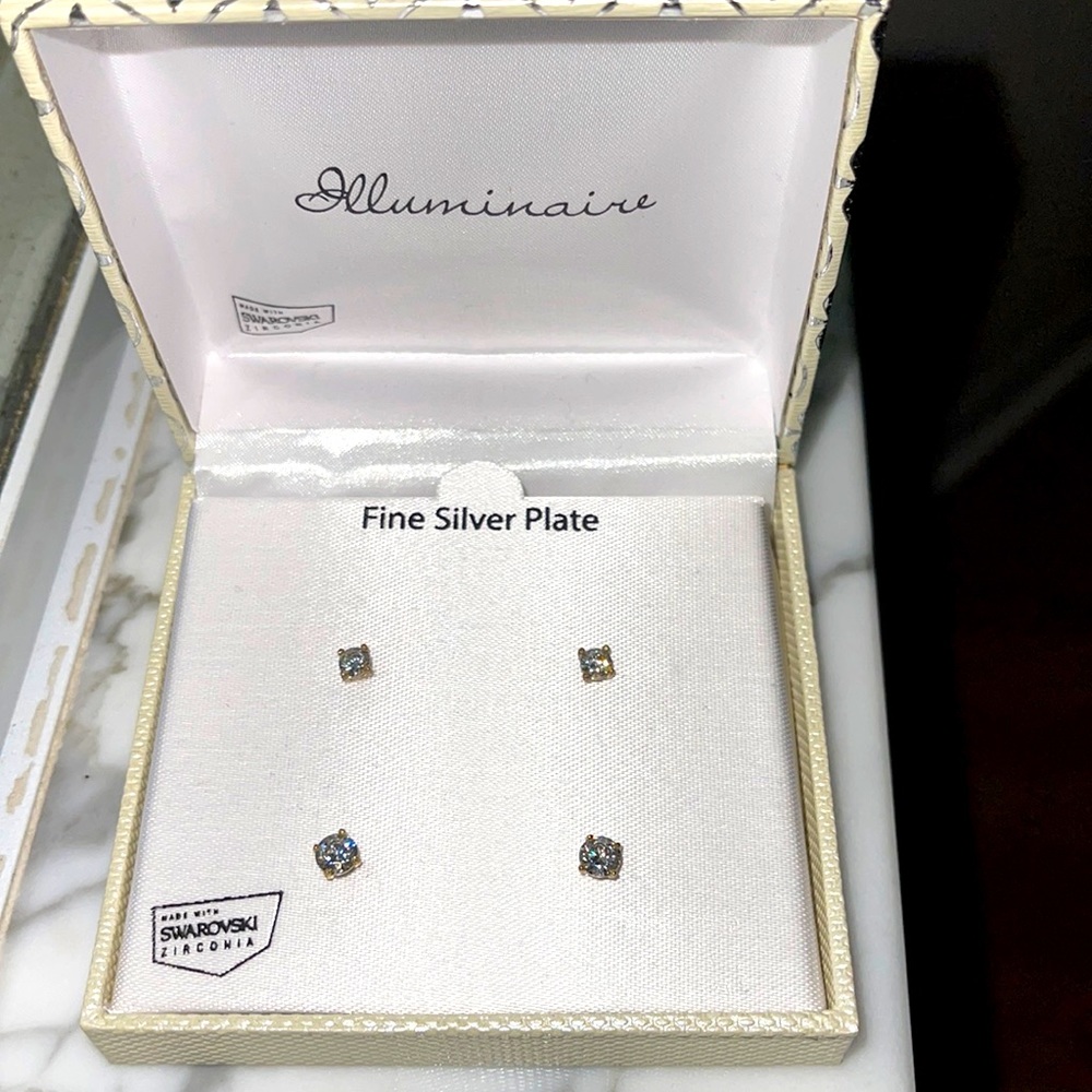 New, Illuminaire 2 pair Stud Earrings